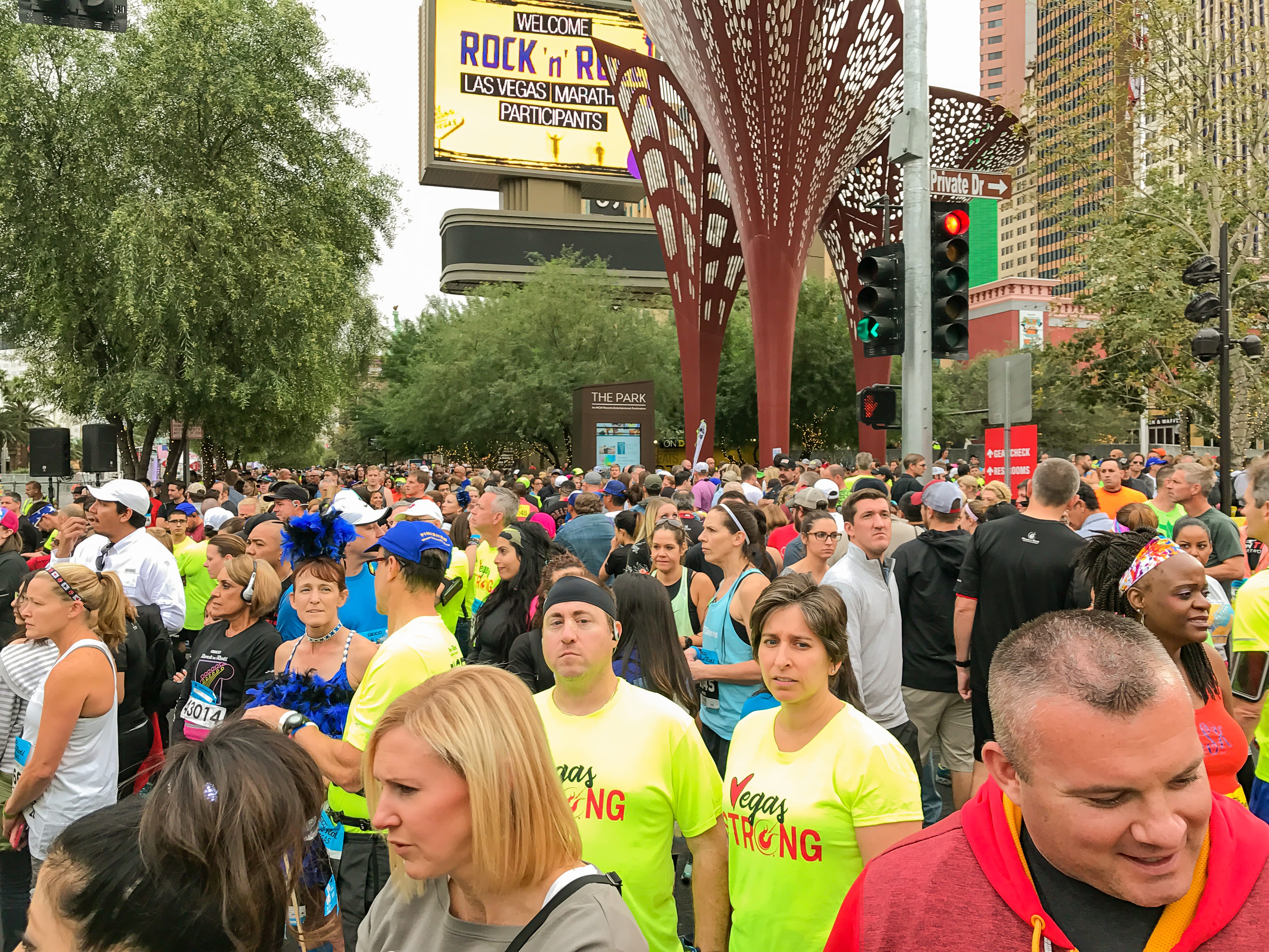 LV Marathon Start-1833